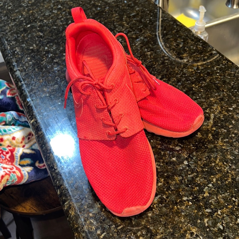 Nike Roshe size 10.5
